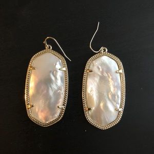 Kendra Scott Danielle Gold Earrings in Ivory Pearl